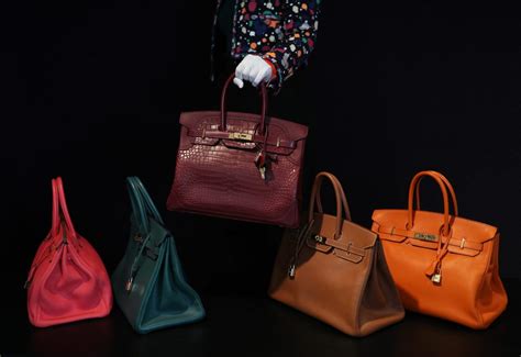 Hermès wins lawsuit against creator of NFT 